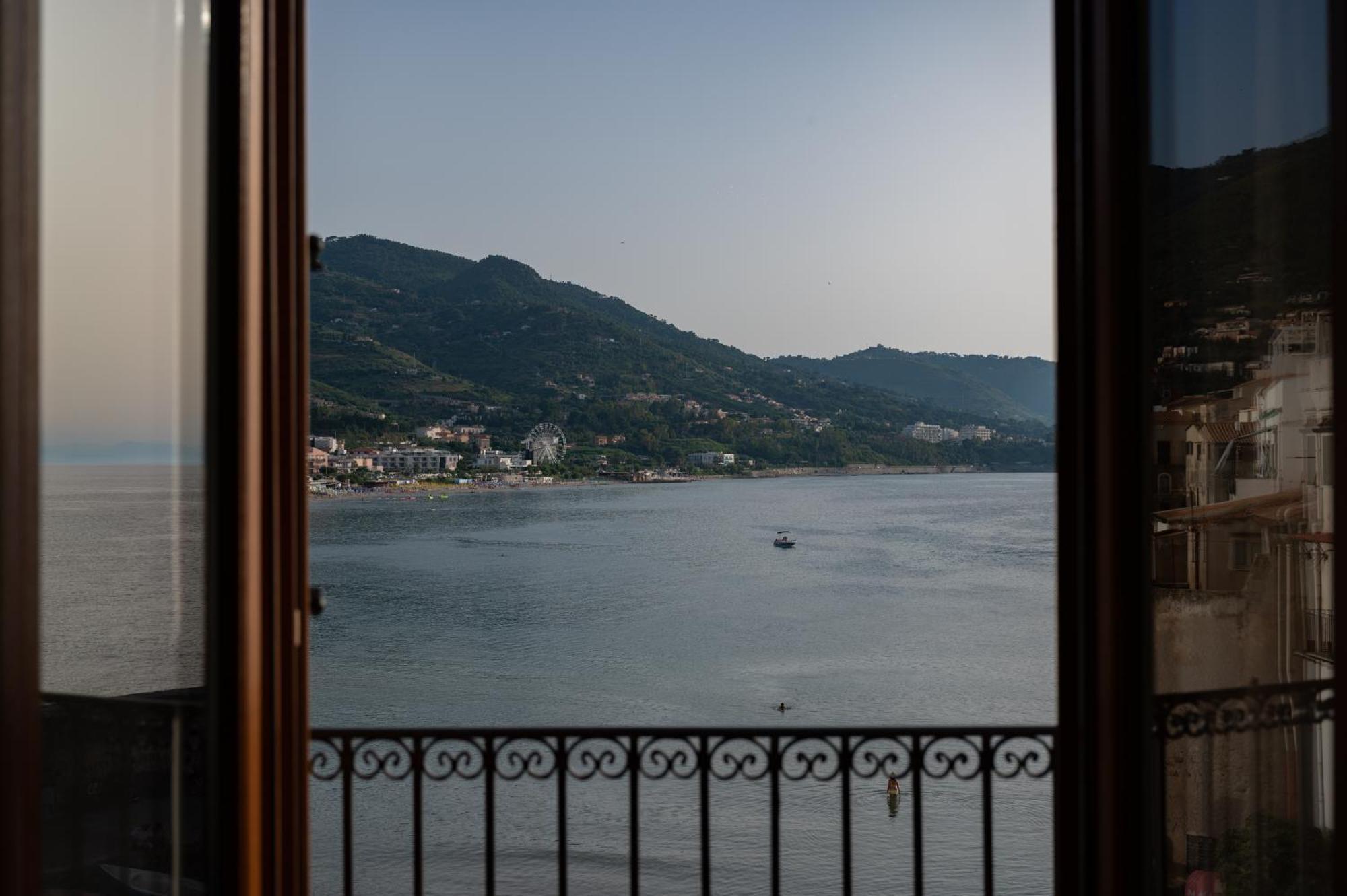 Casa Vacanze Tramonto Alla Marina Cefalù Exteriör bild