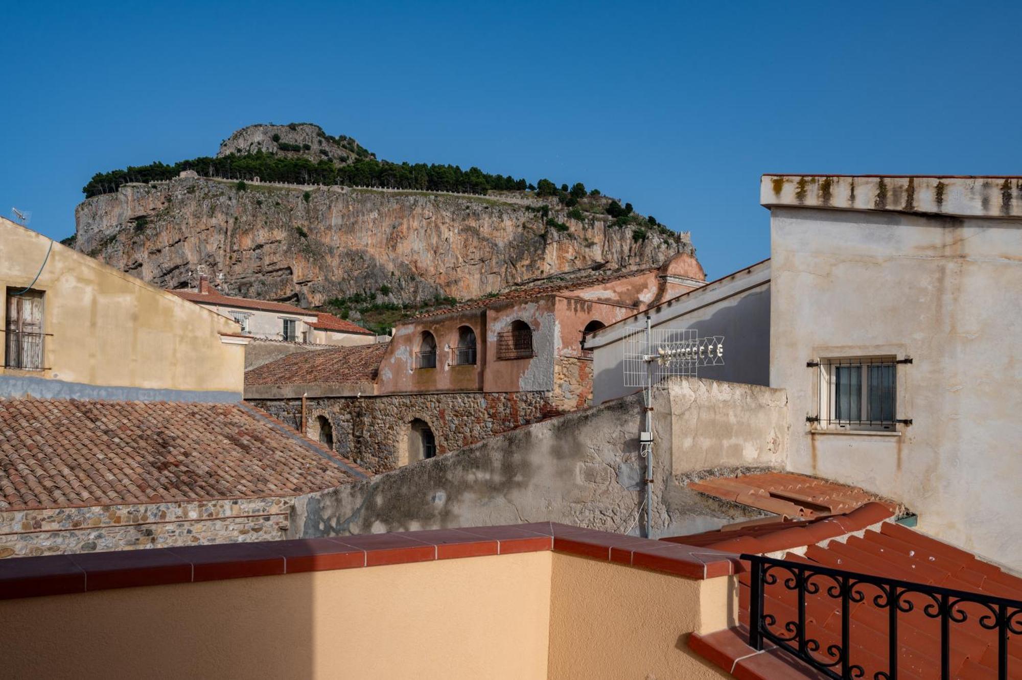 Casa Vacanze Tramonto Alla Marina Cefalù Exteriör bild