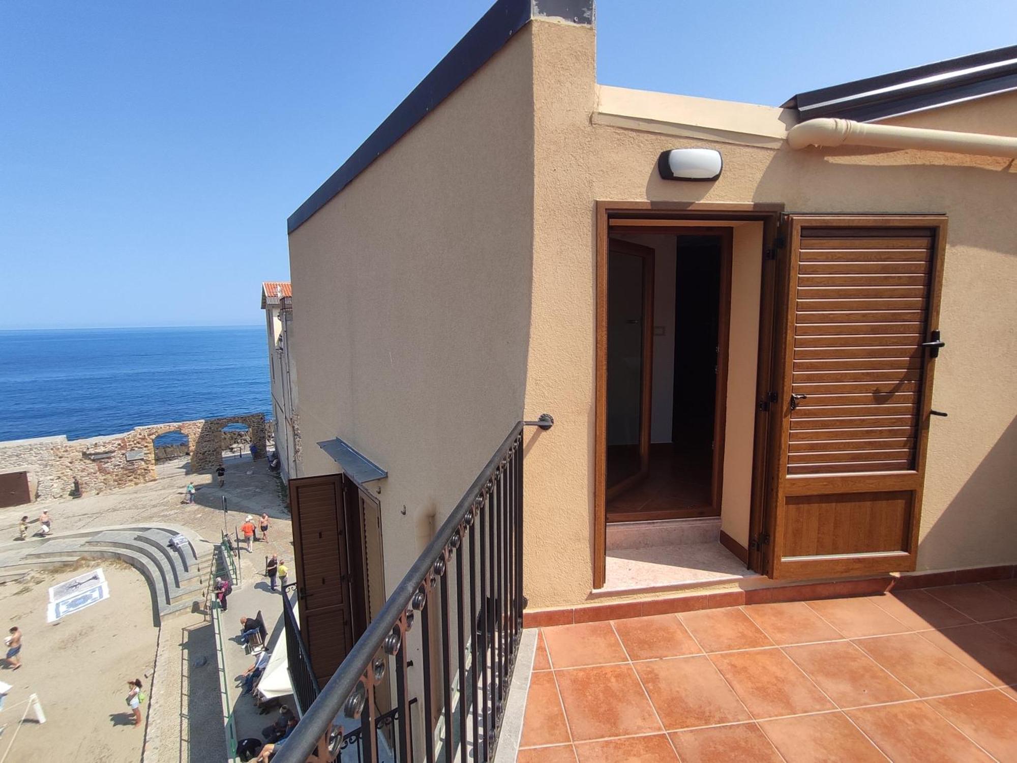 Casa Vacanze Tramonto Alla Marina Cefalù Exteriör bild