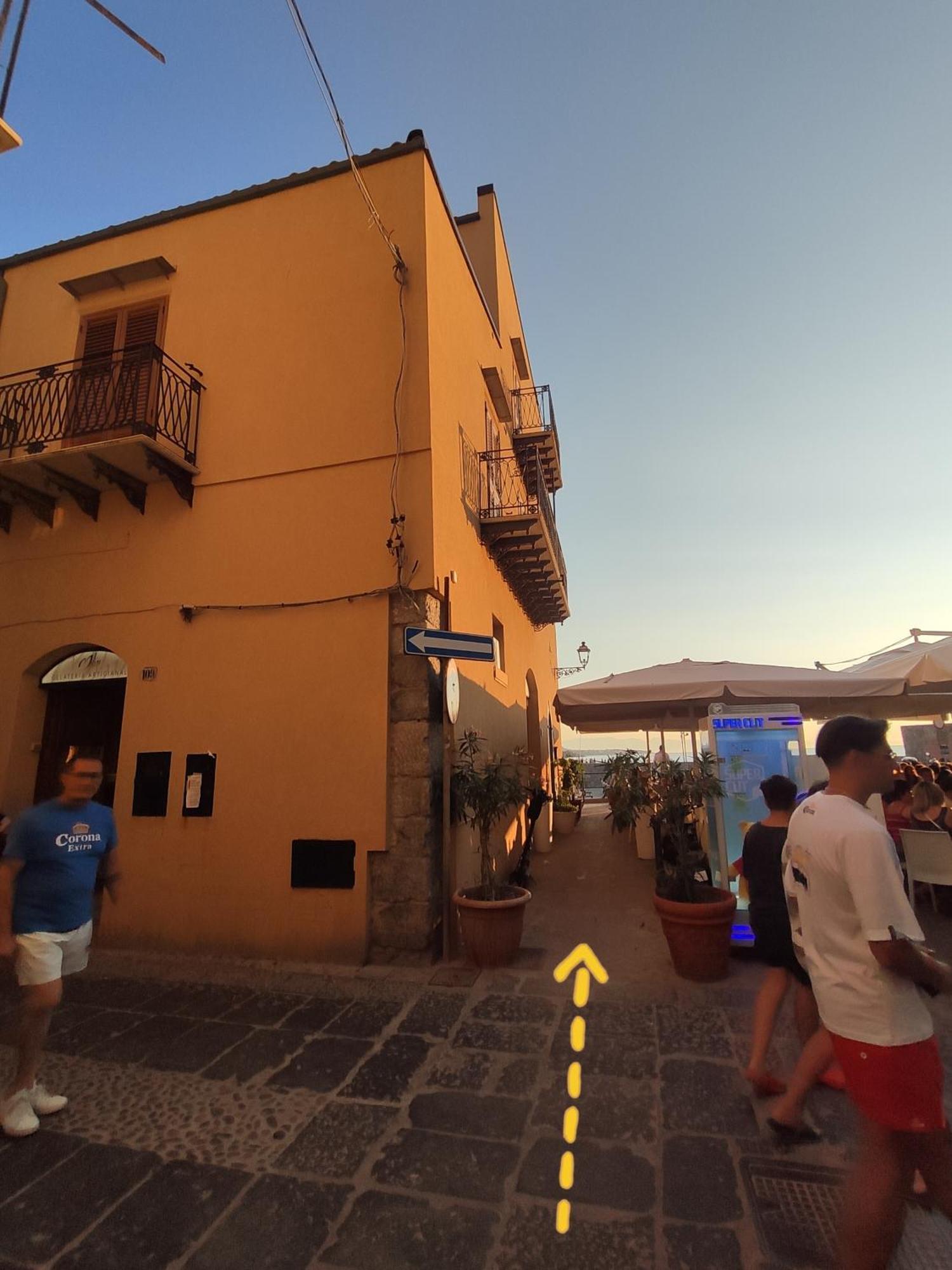Casa Vacanze Tramonto Alla Marina Cefalù Exteriör bild